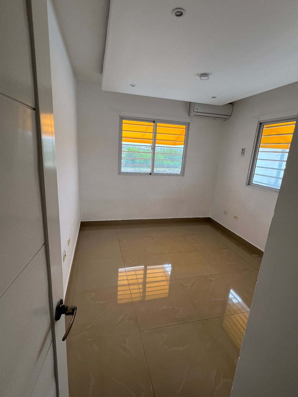 Apartamento en Renta, con Línea Blanca. Residencial Selene V — foto 4